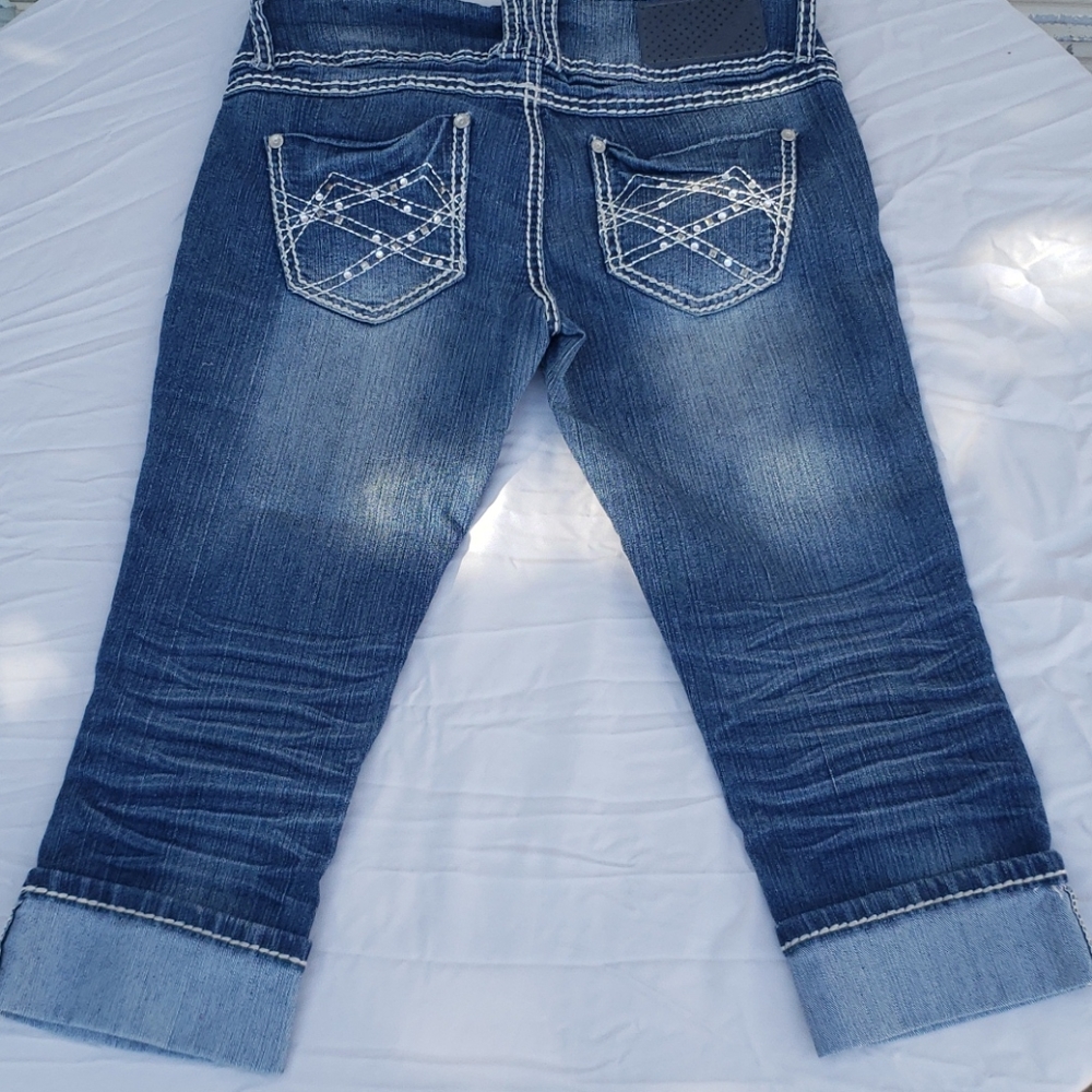 Capri Pants - Picture 3 of 4